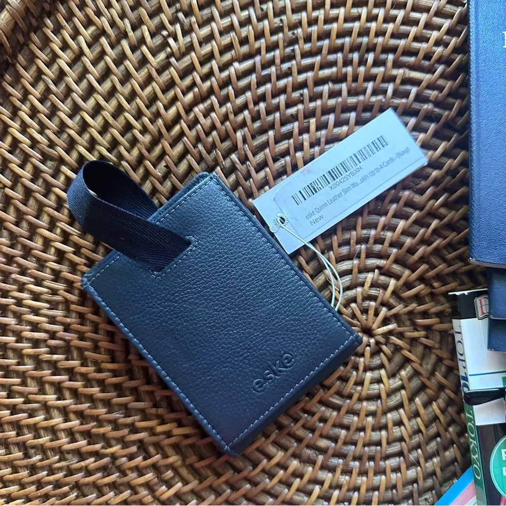 ESKE Navy Blue “Quinn” Genuine Italian Leather Slim RFID Blocking Wallet NWT